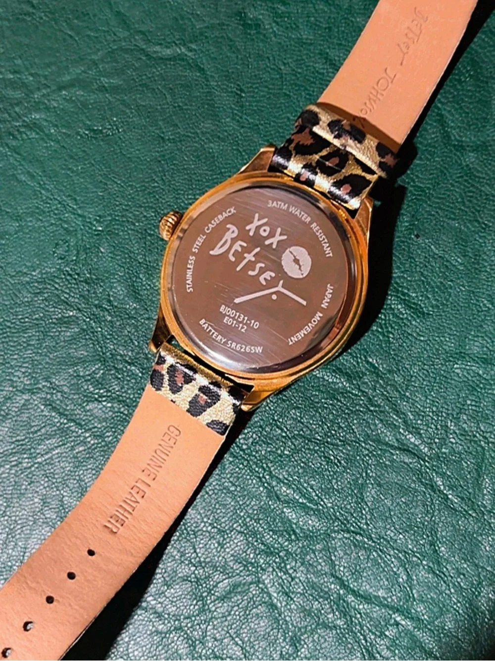 Pre-owned Betsey Johnson Leopard Print Gold-Tone Women's Watch